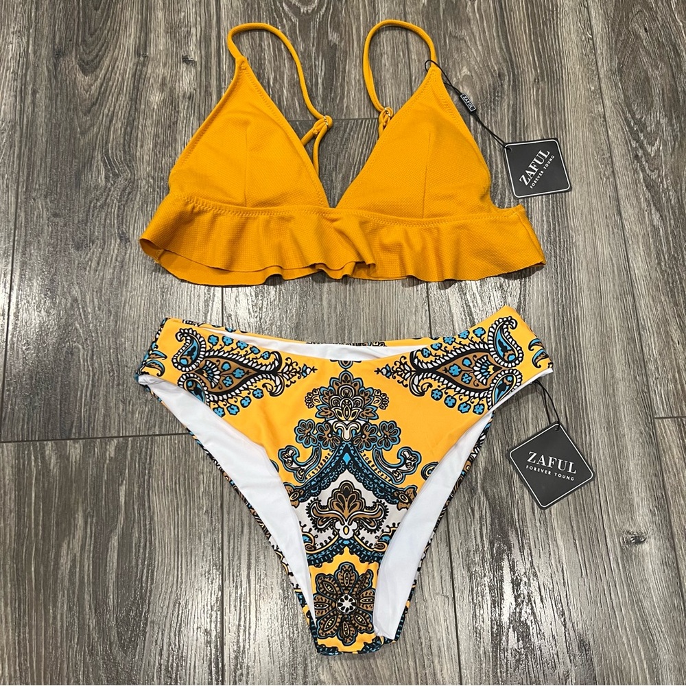 🍀 3/$30 NWT! ZAFUL Yellow and Blue Ruffle Bikini Set